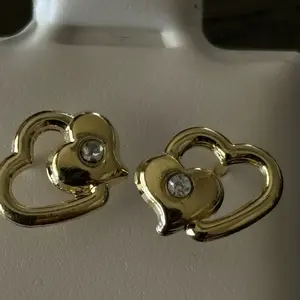 Aretes de oro 14k corazón