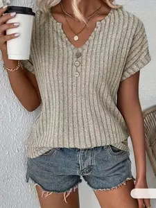 Elegant Minimalist Solid Color V Neck Button Front Fitted Tee Shirt for Women, Casual Fashion Long Sleeve Top, Comfortable Knitwear for Daily Wear, Womenswear