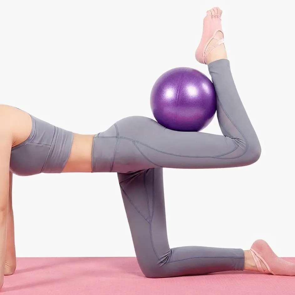 Ultra Soft Pilates Ball, Non-Slip Exercise Ball, Workout Ball, Fitness Ball for Core Training, Yoga, Stability Exercises, Home Gym Equipment, Pilates Gear