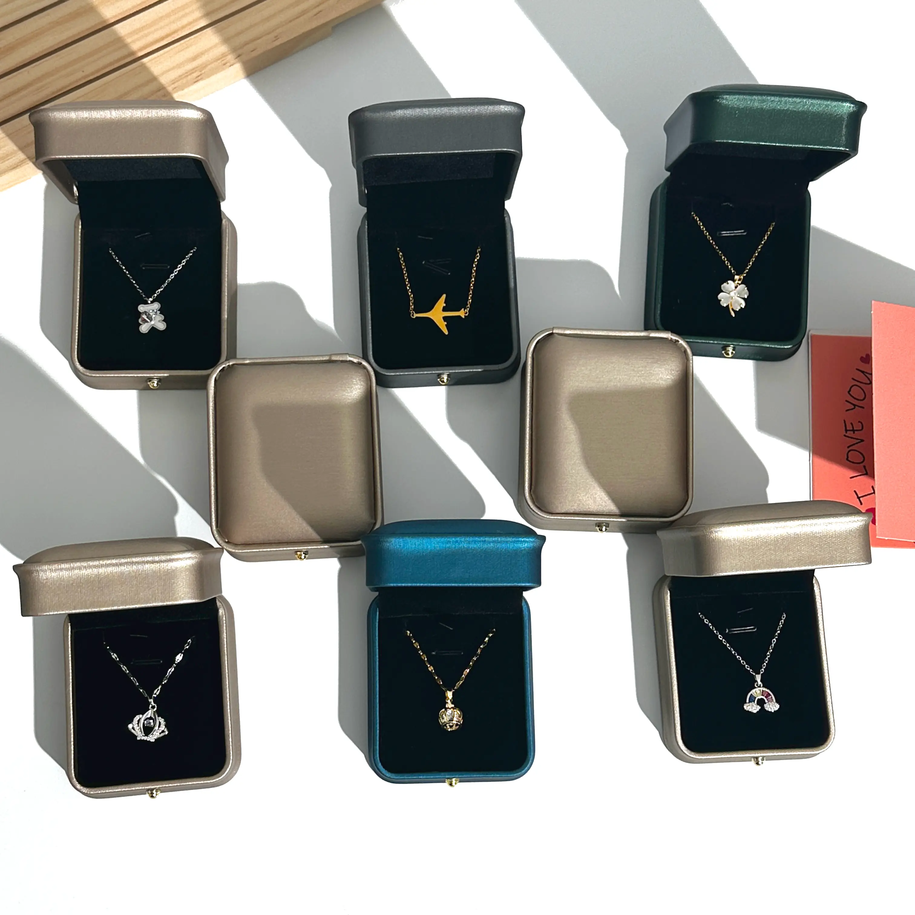Stainless Steel Pendant Necklace for Women Adjustable Chain Rainbow BEAR Clover Crown Airplane Everyday Cuteness Gift Box Modern Versatile Accessories Fashionable Jewelry