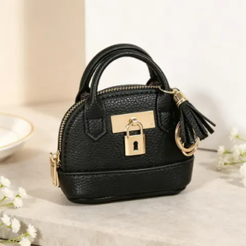 Black Shell Bag Keychain, Perfect Gift for Gifting