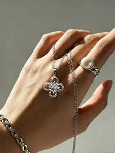 Rotatable Silver Flower CZ Pendant Necklace - Spinning Fidget Flower Necklace 25cm Chain Dainty Jewelry for Women