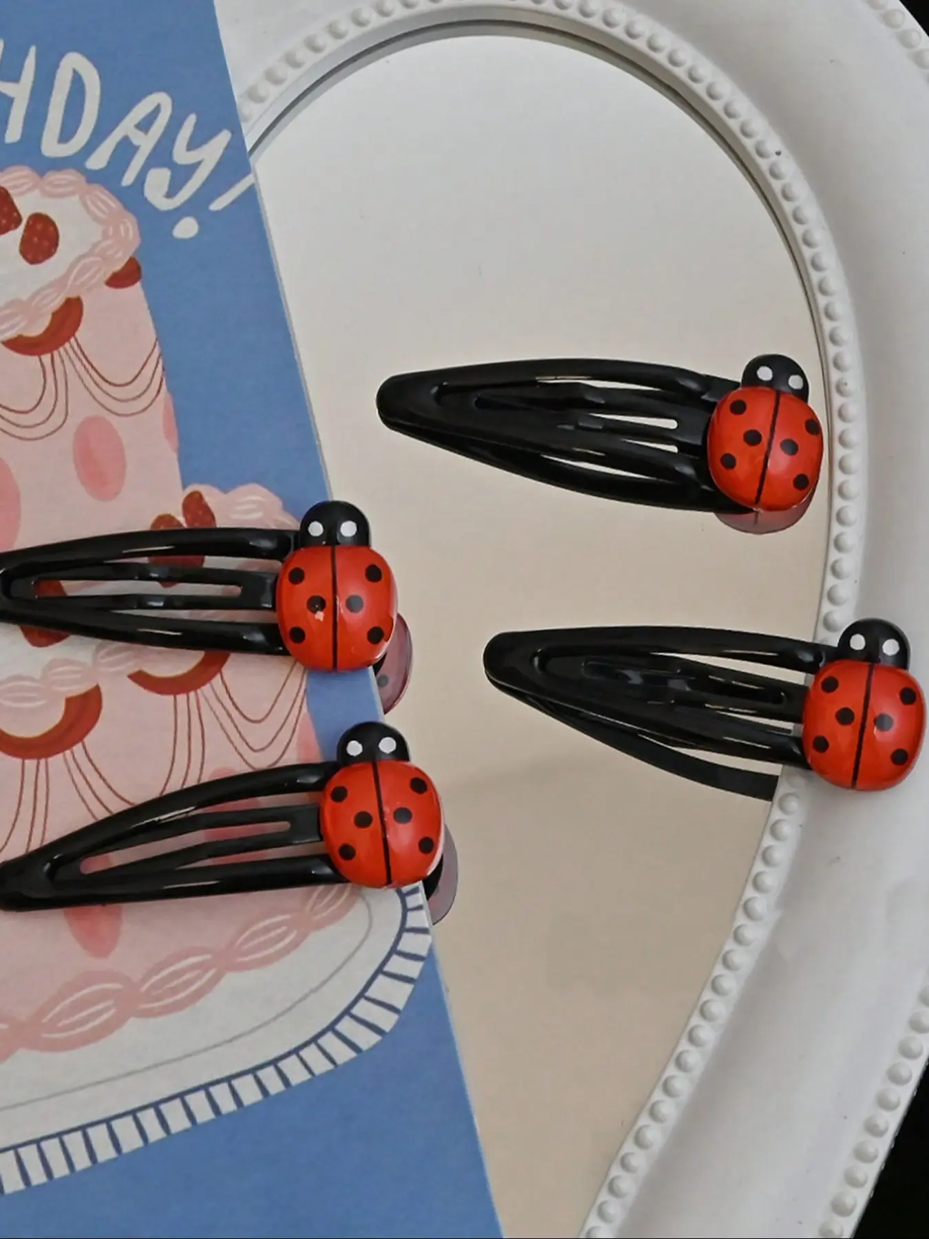 Set of 4 Ladybug Girly Whimsical Hair Clips, Charming Insect Theme, Non-Slip Animal Hair Accessories Suitable for All Seasons for Girls & Women, Perfect for Halloween Parties & Role Play, Fun Flat Hair Clips
