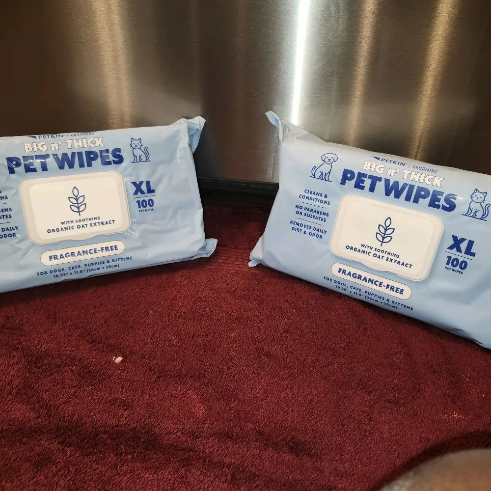 XL Pet Grooming Wet Wipes (200-Count, 10.25in x 11.8in/26cm x 30cm) - Gentle on Skin Grooming Products for Dogs, Deep Paw Cleaning, Dirt Removal