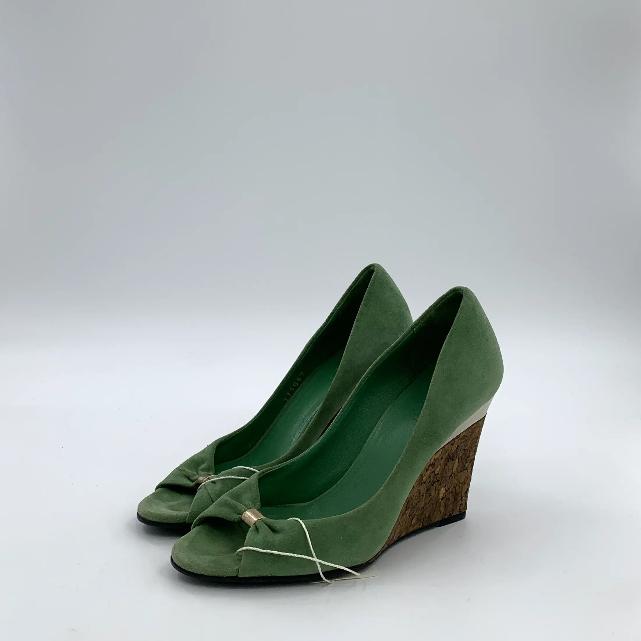 RDLT- Gucci Size 35.5 Green Suede Peep Toe Wedge Heels-J37694