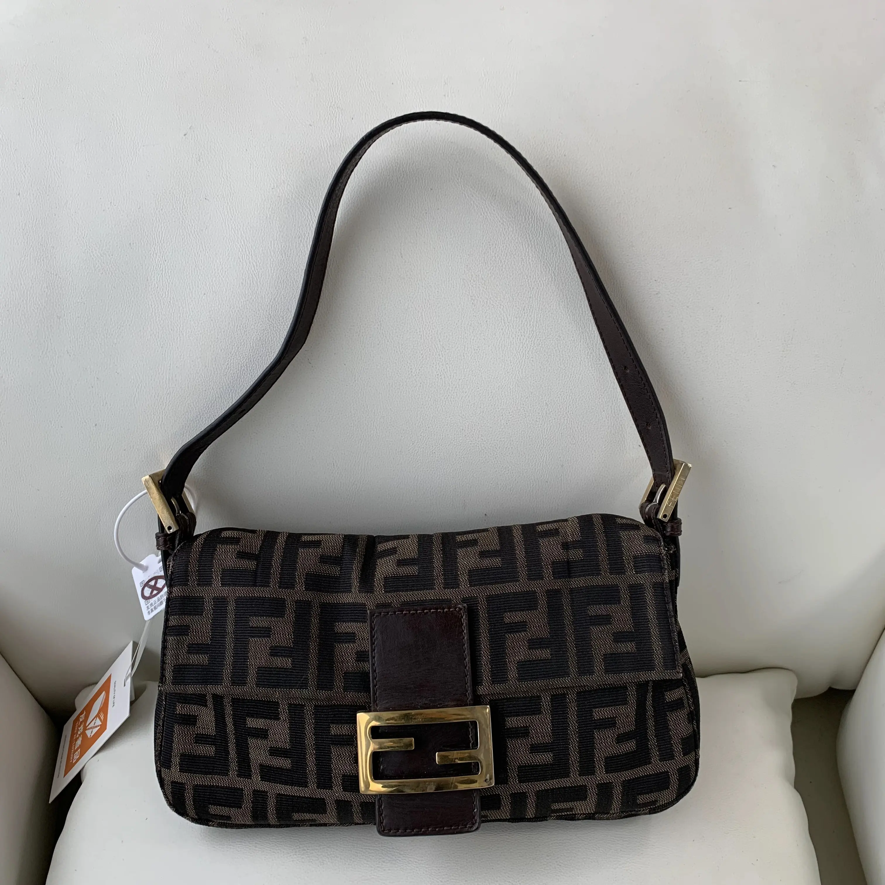 Pre-owned FENDI Authentic Vintage Zucca FF Baguette Bag, Brown Canvas, Gold Hardware, Luxury Shoulder Bag/WJ03310203