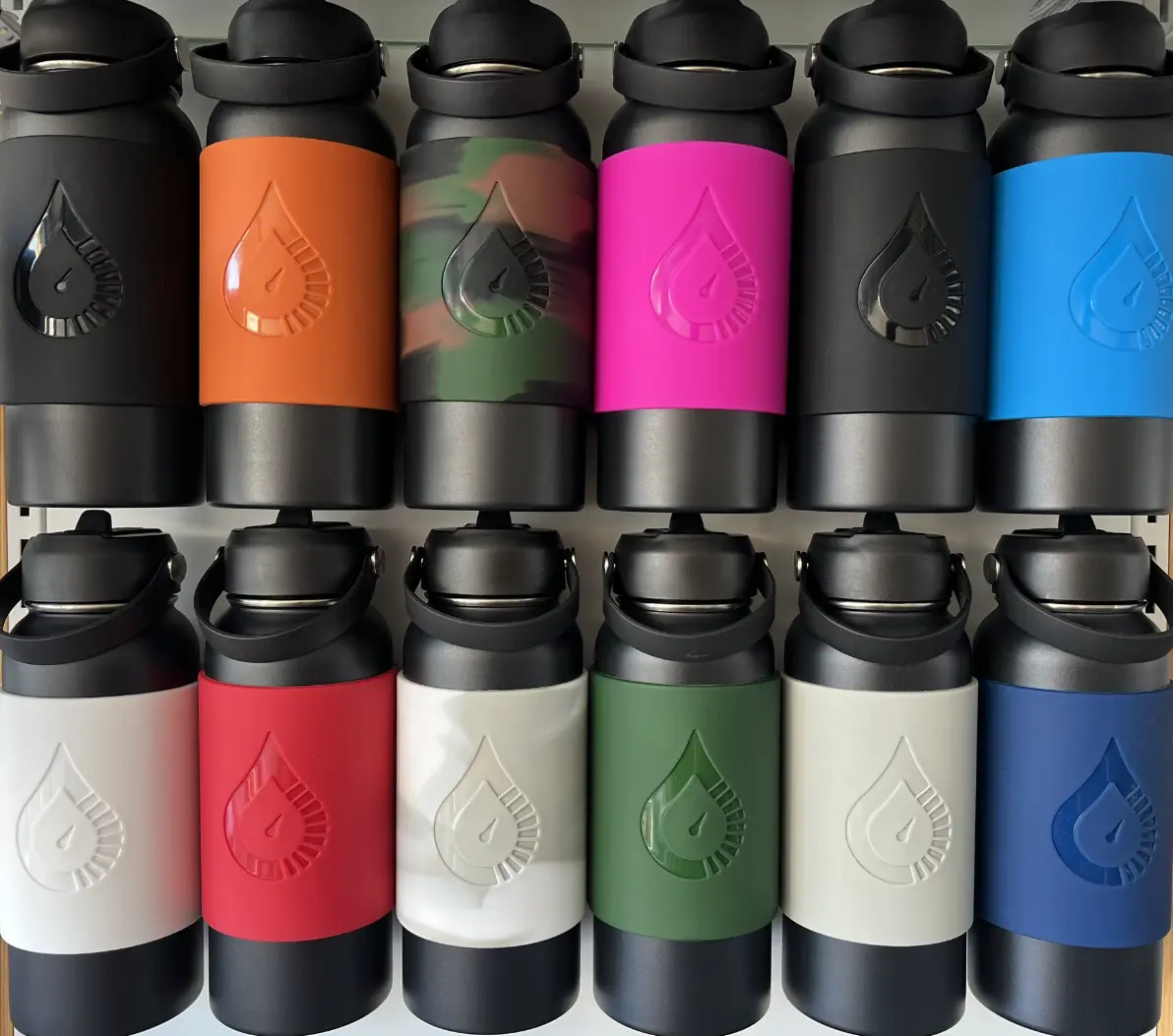 32oz Black Bottle + Magnetic Sleeve (COMBINATION)