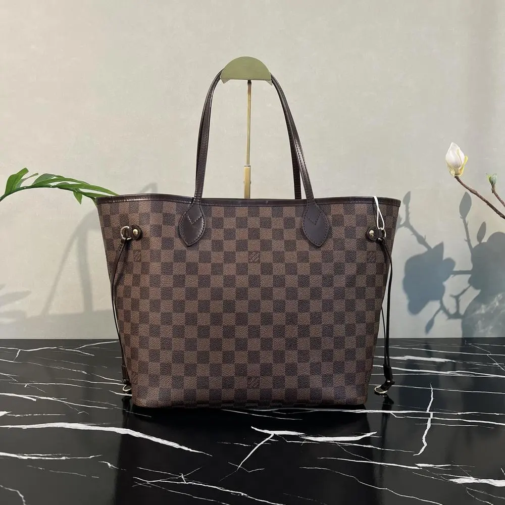 Pre-owned Louis Vuitton Leather Shoulder Bags 7.8'' R2379 Shoulder Bag C8355500382 0301 LA Bill