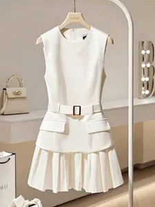 Elegant French Style Minimalist Daily Versatile Round Neck Sleeveless Cinched Waist Waist Pleated Hem Woven White Dress, Suitable For Business, Casual, Graduation, Spring/Summer
