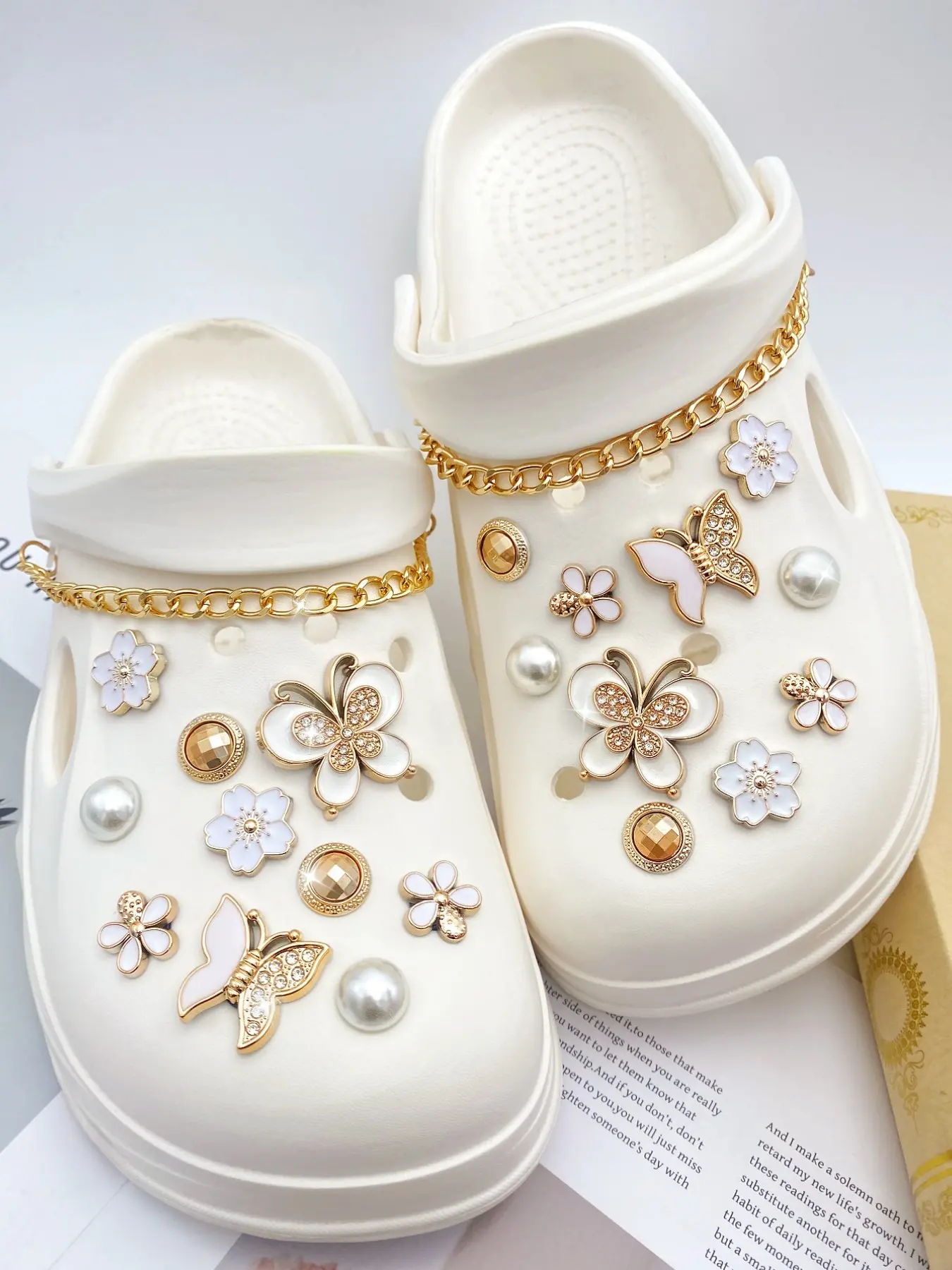 22 Piece Chains, Rhinestone Sparkle Butterflies, Flowers, Abs Pearl Accessories, Easy Install Detachable DIY Jewelry Set, Charm Accessory, Charms For Crafts, Detachable Floral Charm, DIY Craft Embellishments, Diy With Charms