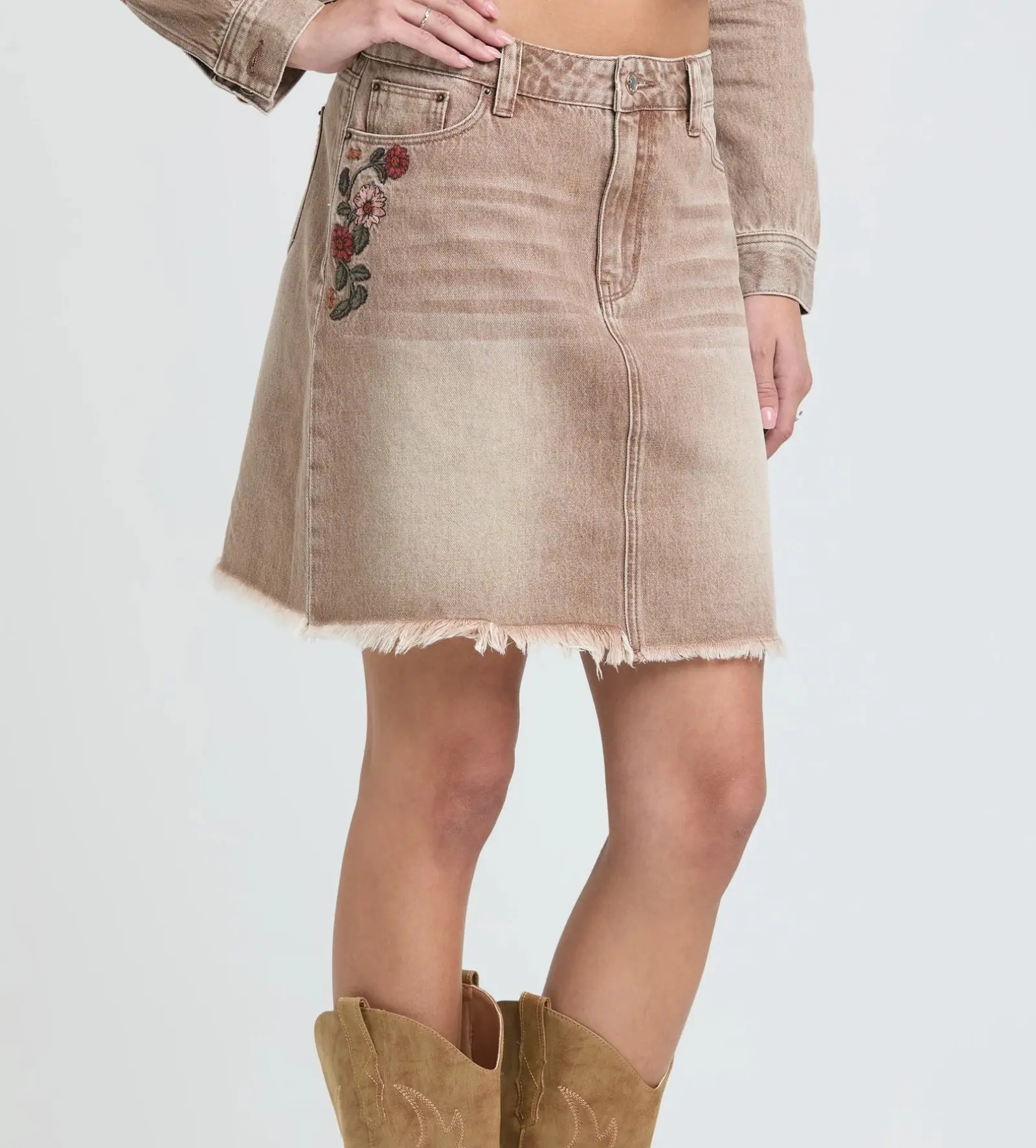 Grace in LA Women’s Camel Embroidered Skirt