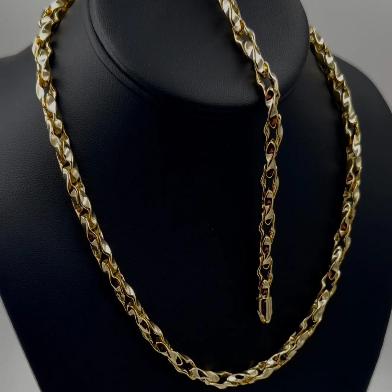 Cadena, brazalete oro laminado