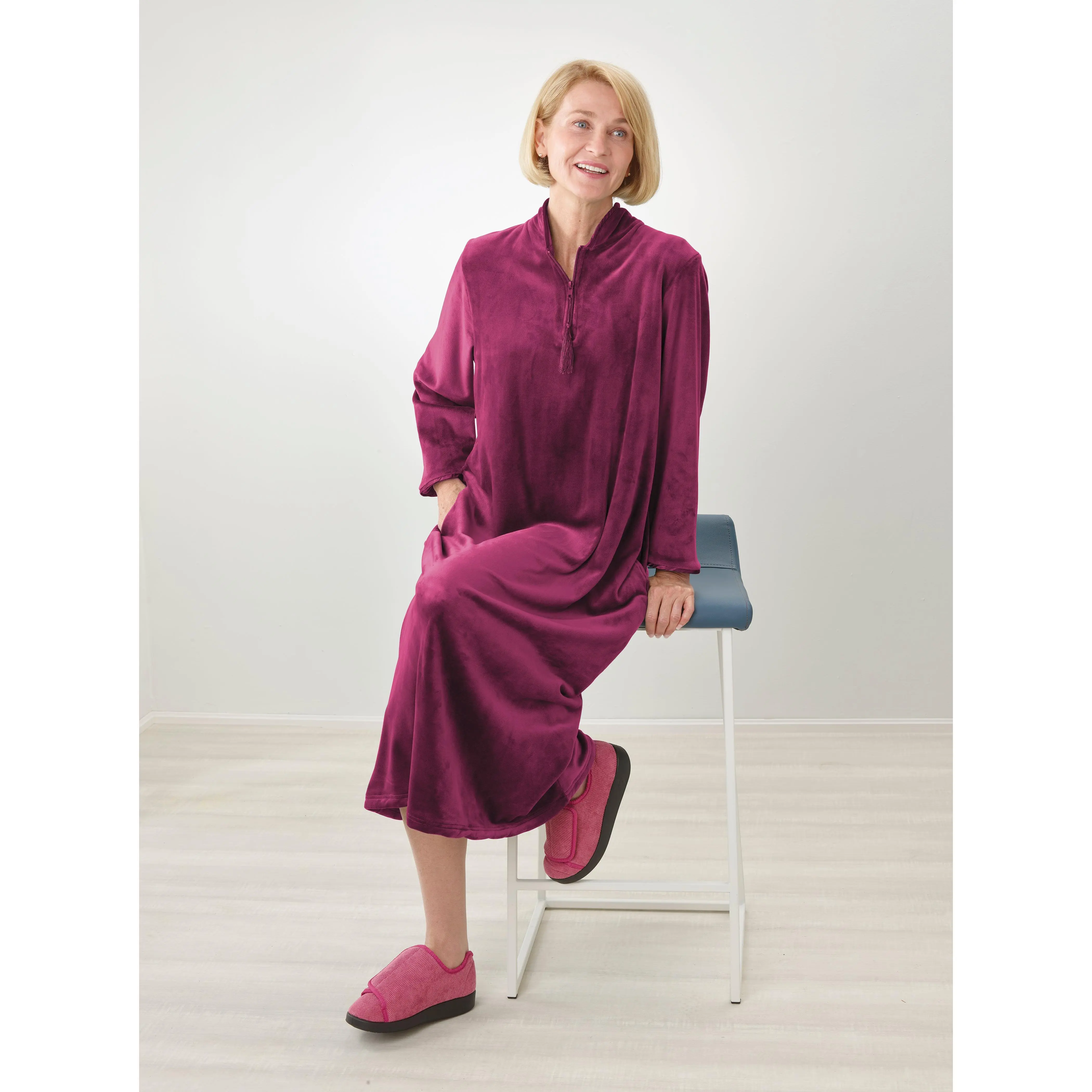 Women's Open Back Plush Nightgown with Zip Front, Nightwear, Loungewear, Plush Material, Backless