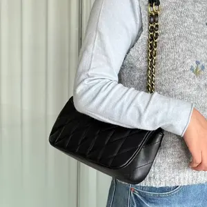 Elegant Black Quilted Crossbody Bag for Women, Classic Small Purse with Gold Chain Strap| Stylish Vegan Leather Shoulder Bag| Versatile Evening Handbag for Dating and Parties| Timeless Fashion Gifts for Her