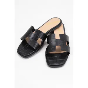 FINAL SALE!! The Parker Cut Out Slide in Black