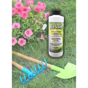 DeLux Household Spray Fertilizer Concentrate for Gardens, Lawns, Trees, and Shrubs - 16oz Bottle