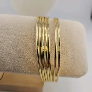 (BB) semanarios.  set banglets 14K Gold laminated perfect valentine