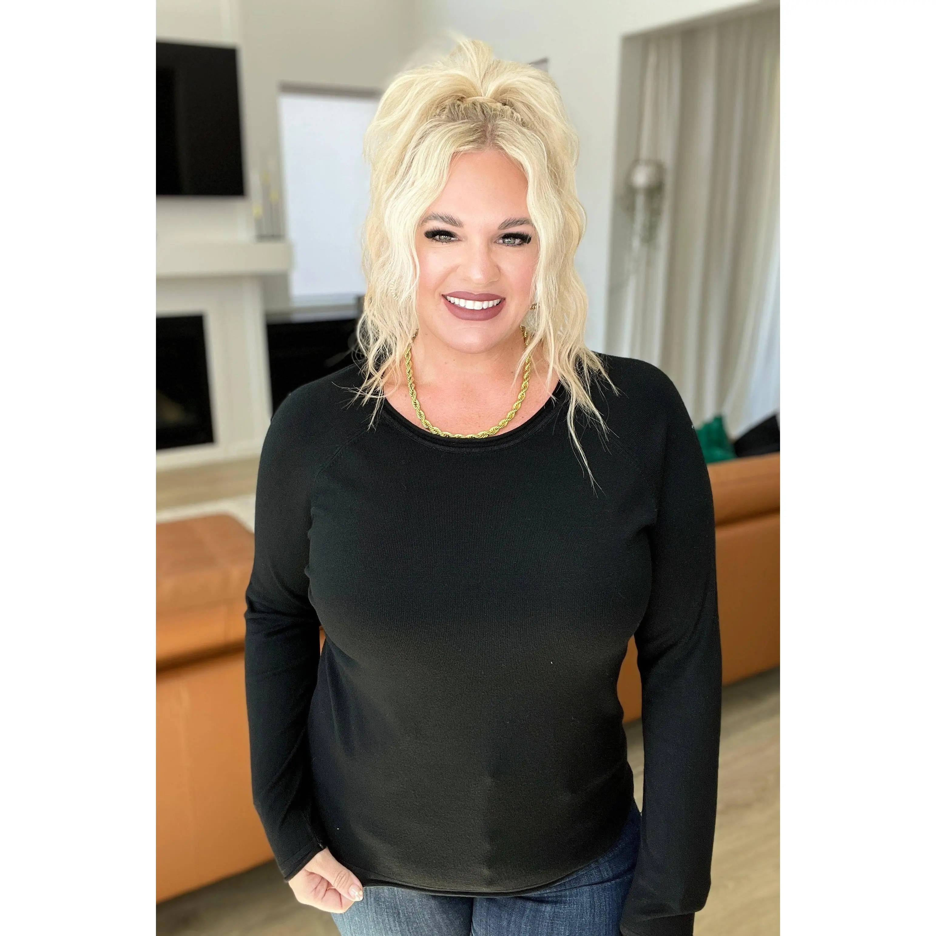 Round Neck Rolled Hem Sweater in Black