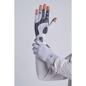 Tahoe Outdoor Sun Gloves | Grey Water Print