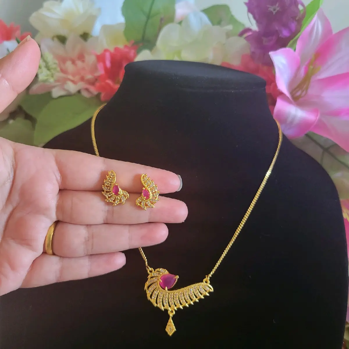 AD pendant stud set