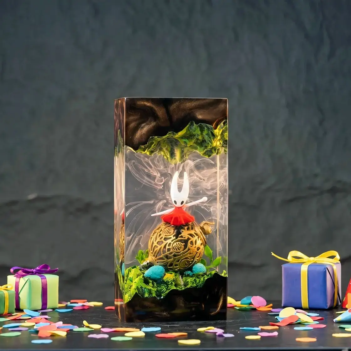 Handcrafted Holl.ow Kni.ght Resin Diorama, Hor.net & Knight Hallownest Ornament, Video Game Figurine, Unique Desk Decor Art, Personalized Gift for Him