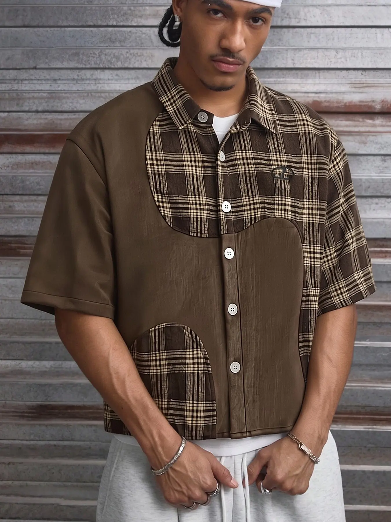 Men's retro brown patch checkered short sleeved shirt, street wear retro checkered shirt, asymmetrical grid pattern, suitable for casual outdoor and summer street wear, durable and bold printing for urban and retro style fans