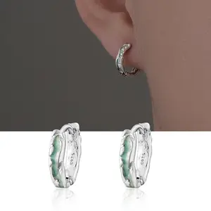 Simple red earrings, niche design, ear clips, mint green ear clips, no ear holes, single niche design, versatile and fashionable