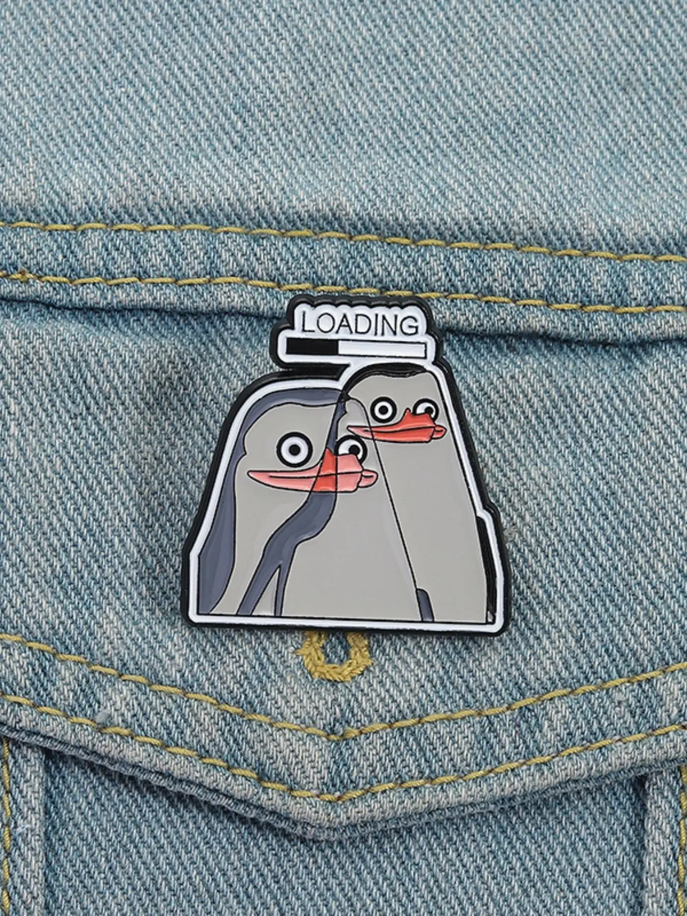 Penguin Loading Enamel Pin Cartoon Animal Alloy Badge, Casual Fashion Backpack Brooch Pins for All Seasons, Unisex Accessories for Ages 13 and Above, Men Accessories