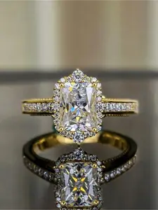 1 PC Glamorous Shiny Rectangle Zircon Golden Rings for Women Exquisite Trendy All-match Engagement Wedding Promise Ring Elegant Ladies Fashion Jewelry for Party Daily Clothing Decor Accessories as Anniversary Birthday Valentine's Day Gift for Girlfriend