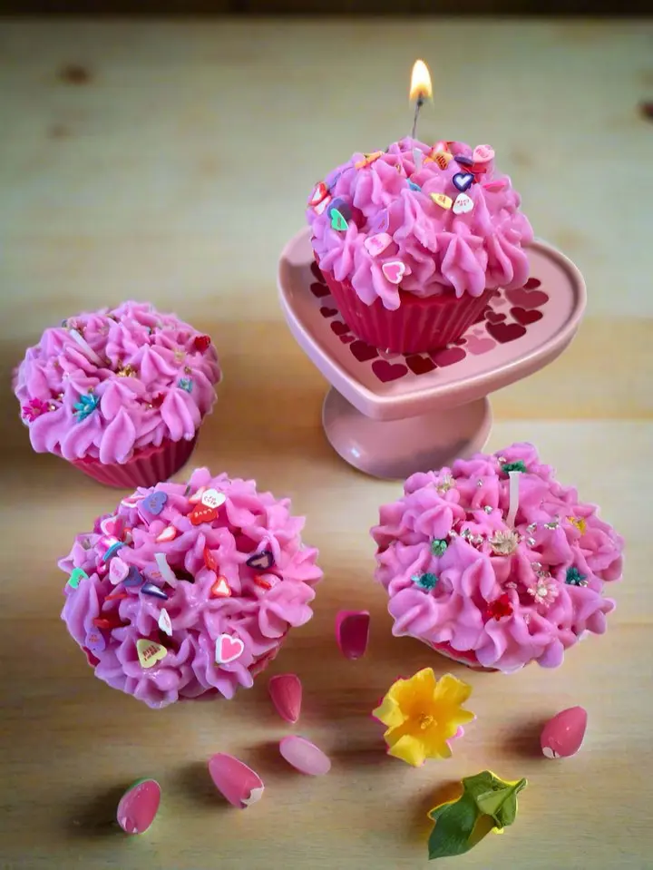 Pink Cupcake Candle Happy Birthday Aloha Scented for Birthday Celebrations Warm Inviting Atmosphere High-Quality Ingredients