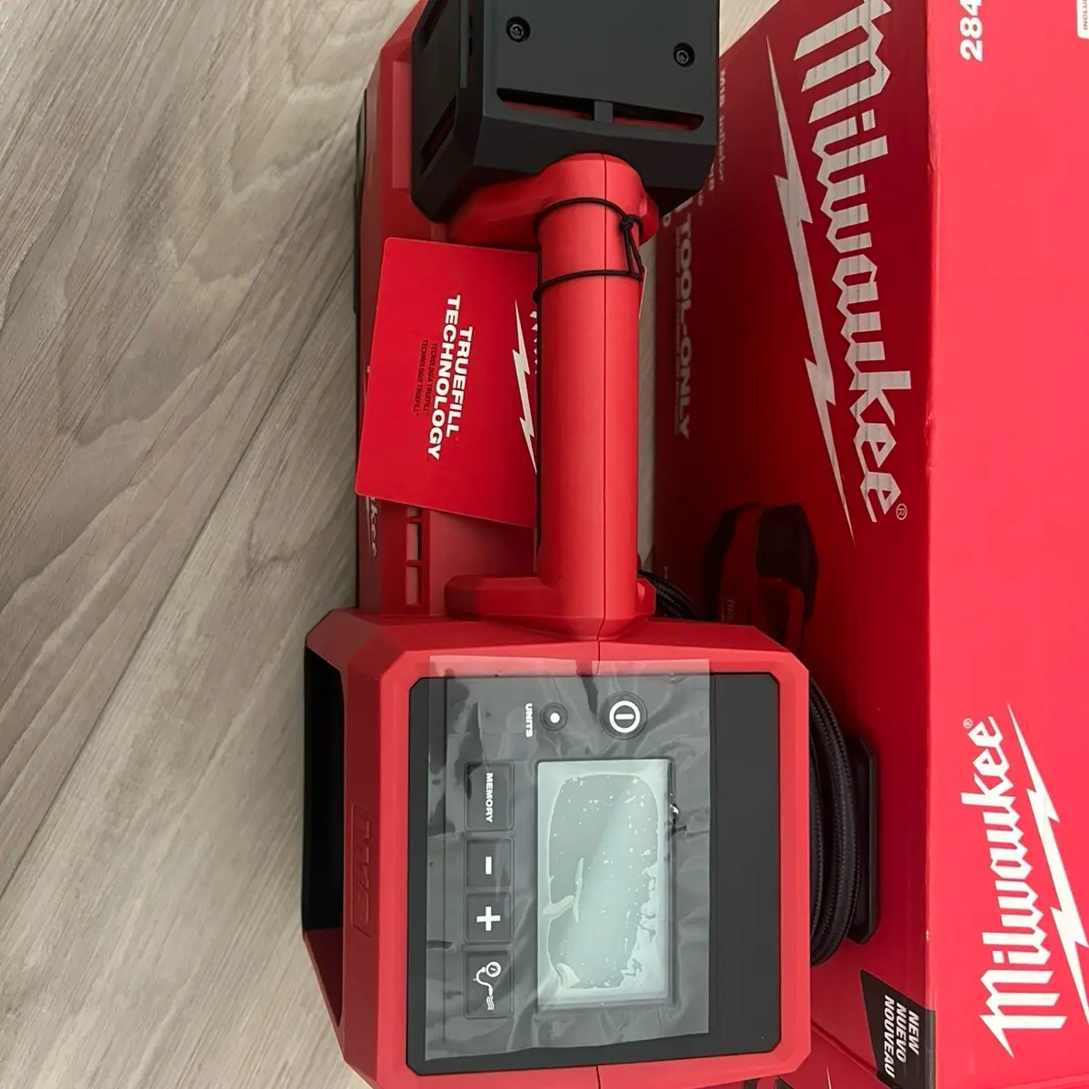 Milwaukee M18 18-Volt Lithium-Ion Cordless Electric Portable Inflator (Tool-Only)