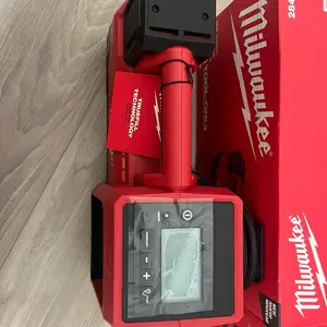 Milwaukee M18 18-Volt Lithium-Ion Cordless Electric Portable Inflator (Tool-Only)