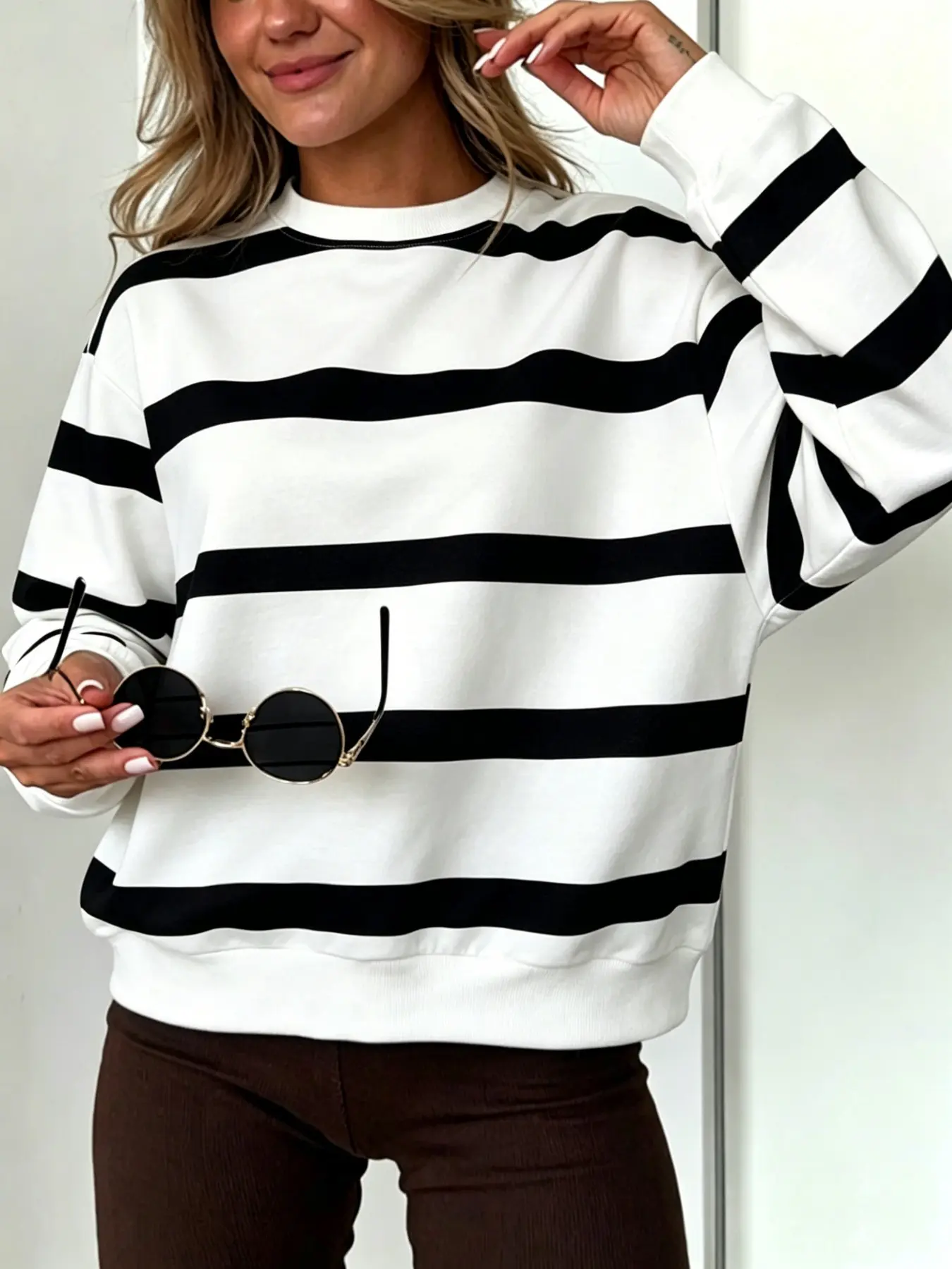 Women's Casual Loose Oversize Striped Round Neck Long Sleeve Pullover Sweatshirts, Fashionable Women's Clothing, Warm Comfortable Fabric, Ideal for Daily and Commute Wear