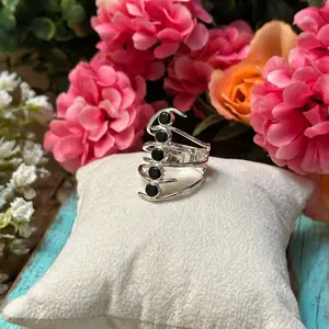 Sterling Silver Ribbed 5 Stone Black Onyx Ring