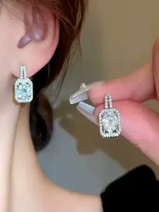 Elegant S925 Silver Color Zircon Stud Earrings, Fashion Lightweight Luxury Design, Sparkling Diamond Ear Rings for Women, Stud Earring Jewelry