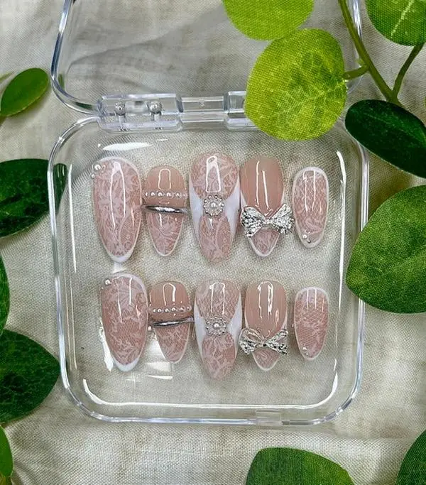White Lace Press-on Nails