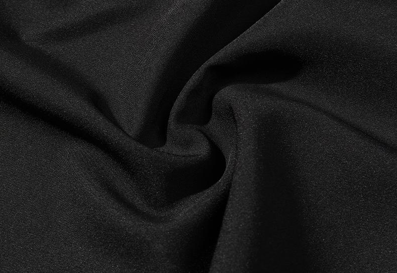 Men’s casual three-quarter pants made from solid-color fabric, available in multiple colors. Loose and comfortable, American retro and Japanese-style design with an elastic waistband and drawstring. Suitable for spring and summer outfits—a versatile, fash