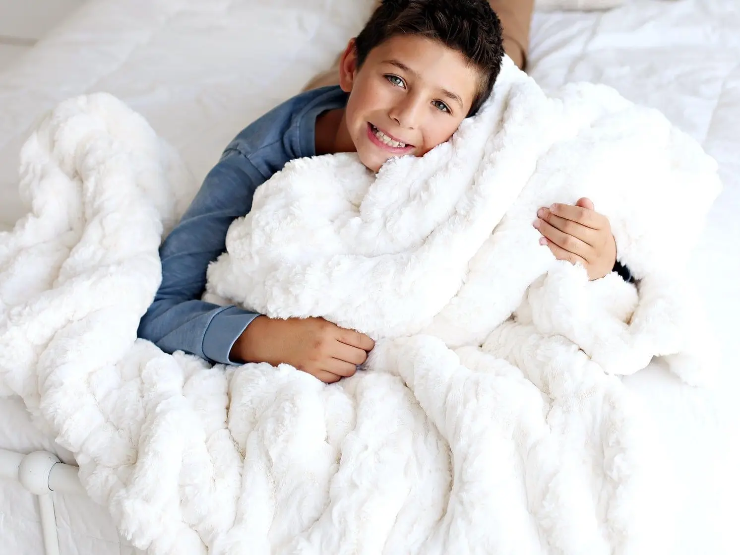 MINKY COUTURE Ultra Sorbet Marshmallow Cream Soft Bed Blanket - Luxury Classic Bedding, Soft Blankets with Cozy Fluffy Pattern, Elegant Design for Curling, Wrapping