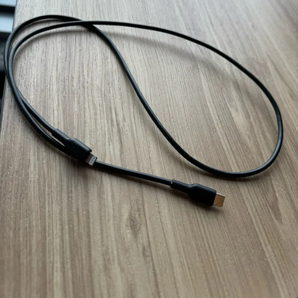 Homemade, Cable to charge with 2 ends: mini 8 pin and TAPC