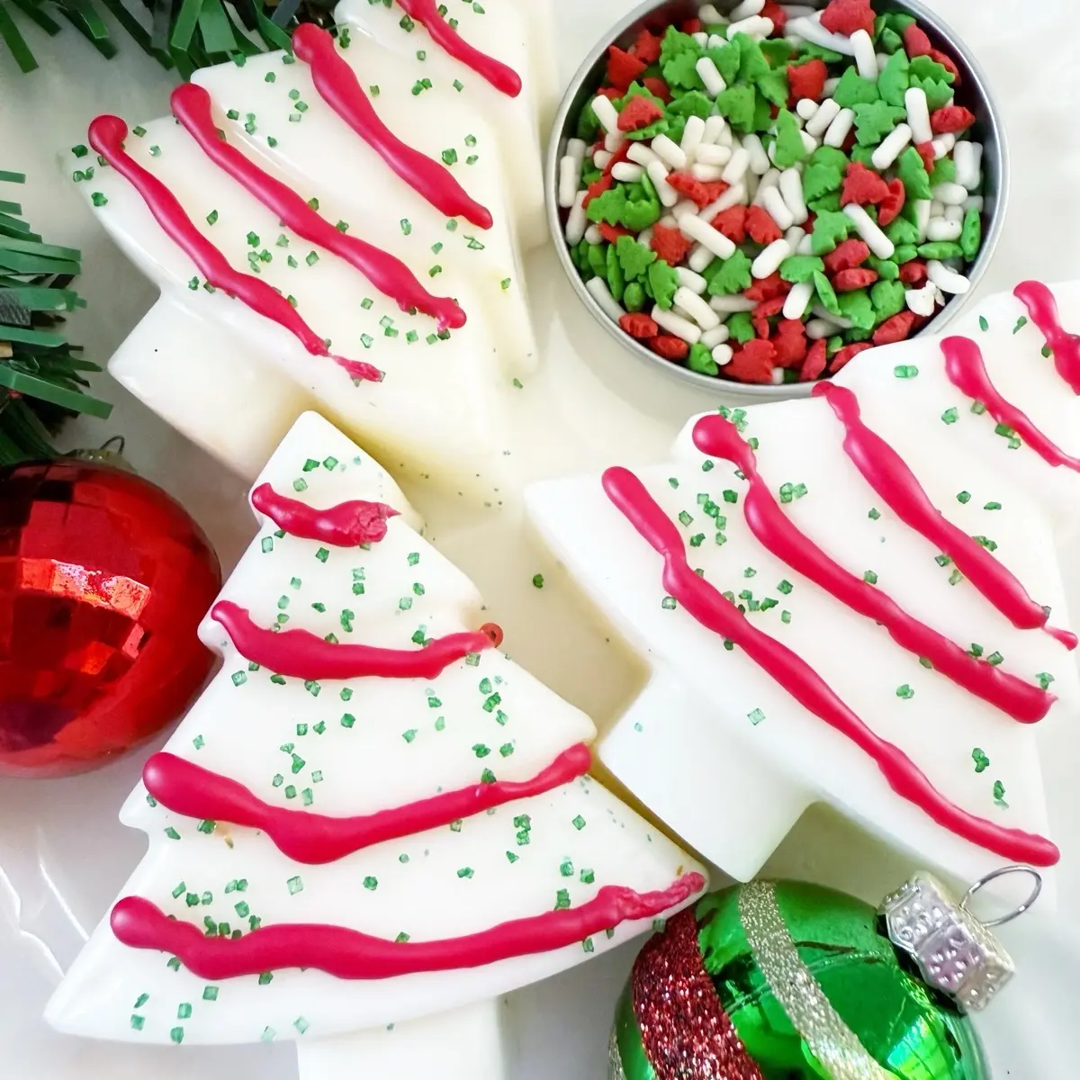 Christmas Tree Cake Wax Melts - Hand Poured - Snack Cakes - Wax Warmer - Stocking Stuffer - Soy Blend - Embeds - Fake Food - Bakery - Gift holiday