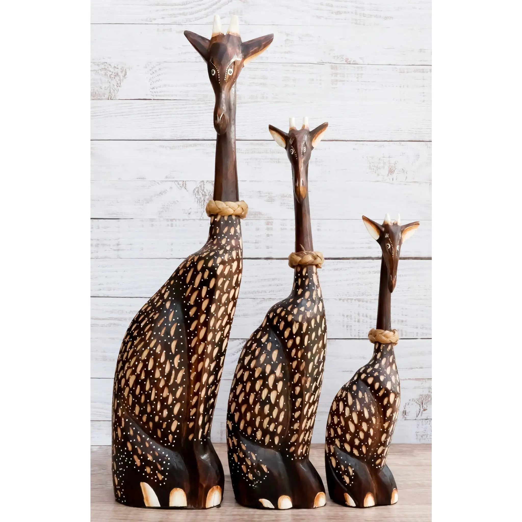 Balikraft Balinese Wood Handicrafts Large Safari Giraffe Family Figurine Set, Home Decor Statue