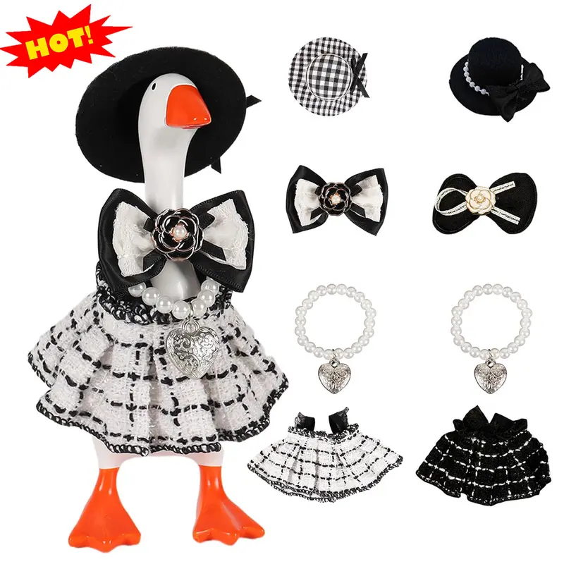2-Set 7in Cartoon Characters Desk Goose Fragrance Outfits with Magnetic Figurine, Keychain Storage, Hand-Painted Details, Unisex Home Decor Accessory, Housewarming Gift (Toys & Hobbies Specialty DIY Supplies)