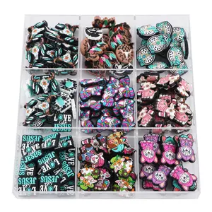 15PCS Mixed Animals Focal Silicone Beads, Cats Dogs Ox Horse Unicorn Series Christmas Tree Focal Soft Beads for Keychain Bracelet Necklet Making, DIY Crafts Beaded  Charm Accessory