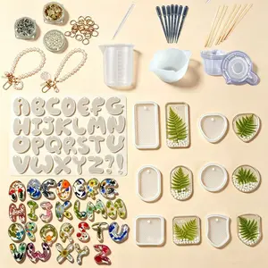 121Pcs Silicone Keychain Resin Molds Set with Hole,Alphabet Silicone Molds ,letter keychain, Geometric Molds ,with  30 Jump Rings,Measuring cup silicone,small  gift resin art diy creative gift，diy resin uv resin kit，creative craft resin starter kit