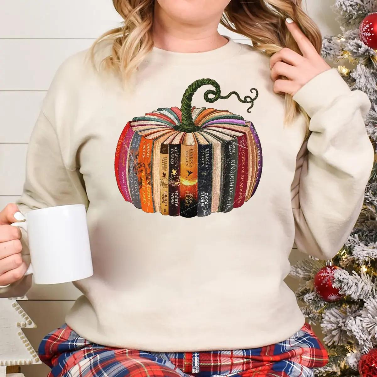 Books Pumpkin Sweatshirt – Reading Pullover with Colorful Pumpkin Made of Books, Cute Autumn Outfit for Readers, Halloween Shirt, Fourth Wing T-Shirt, ACOTAR Series, Bookish Hoodie, Book Lovers Gift