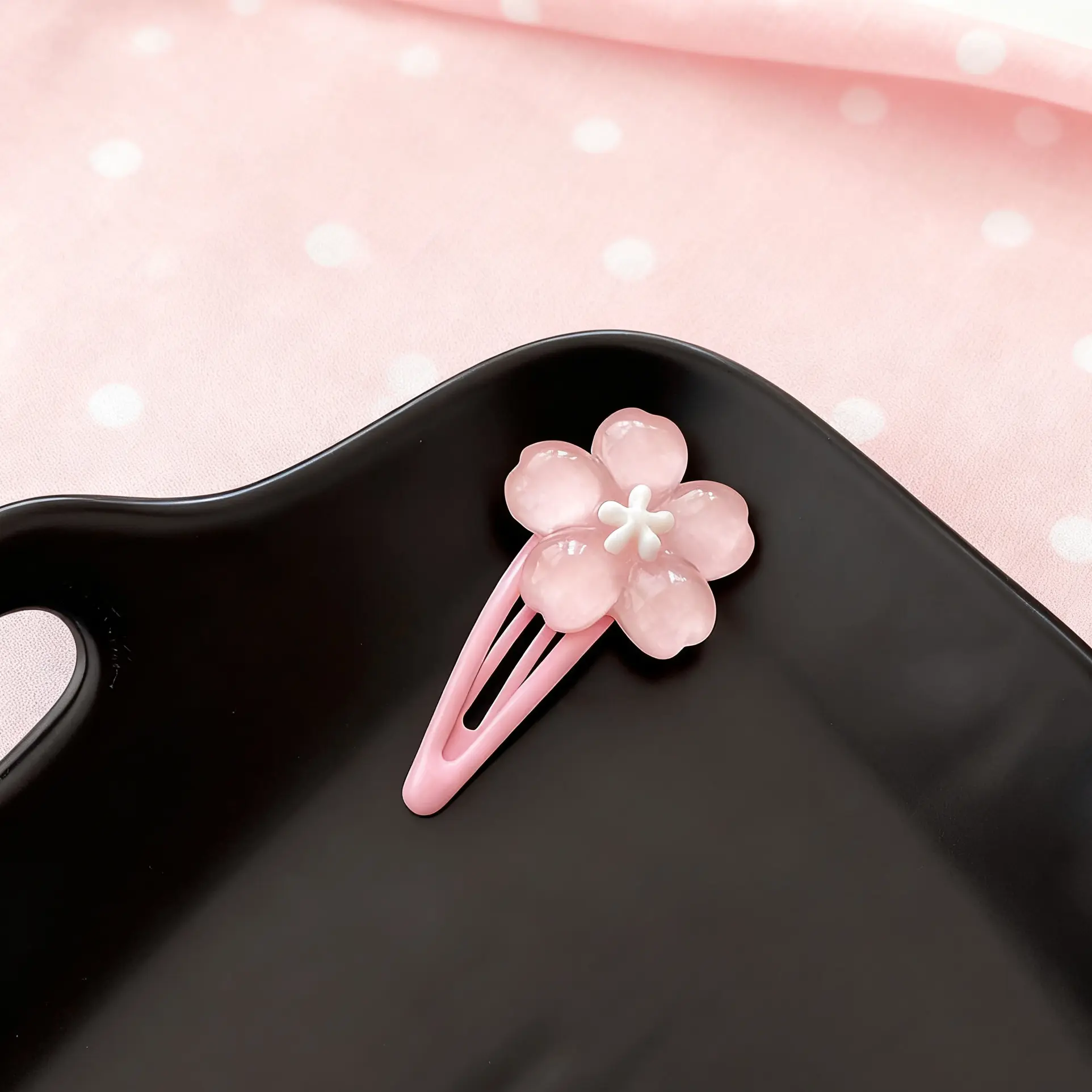 Complimentary Unisex Snap Type Hair Clip - Cute Pink Flower Plastic Clip, Decorative Look Hair Accessory, Random Style, Not Sold Separately
