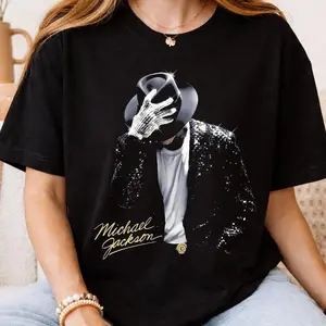 Cotton Casual Fashion T-Shirt Michael Jackson Iconic Pose With Signature And Sparkling Jacket Design Perfect For Music Lovers And Pop Culture Fans Ideal Gift For Friends Family Or Yourself During Spring Summer Seasons