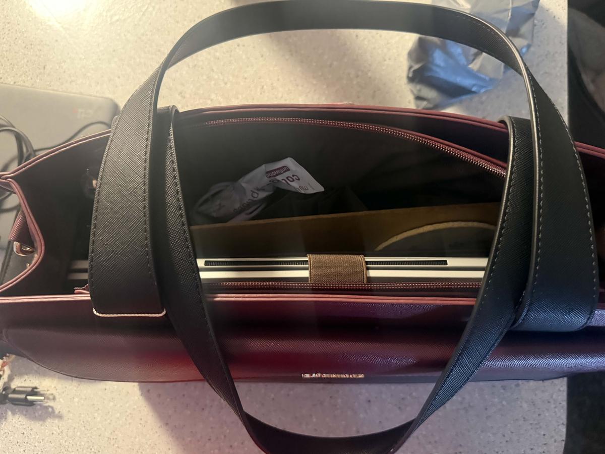 Item: Black-Purple, 15.6''