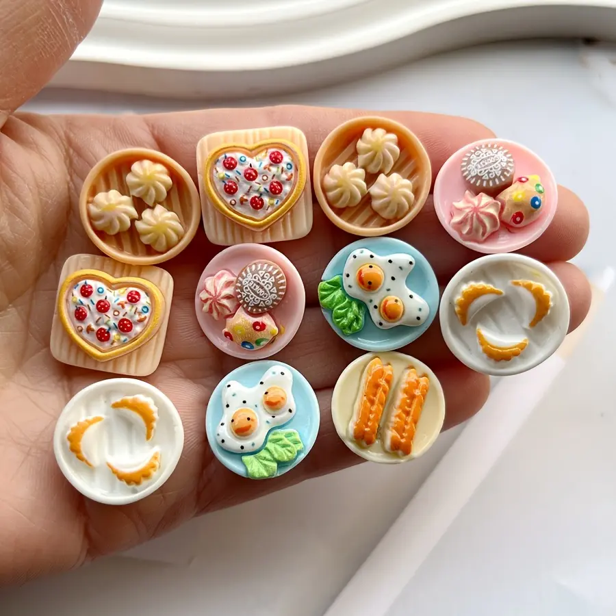 13-Piece Random Mini Dessert Set, Miniature Set, Resin Food Micro Model, DIY Jewelry Making, Desktop Decoration, Dollhouse Accessories, Playhouse Accessories, Perfect Holiday Gift