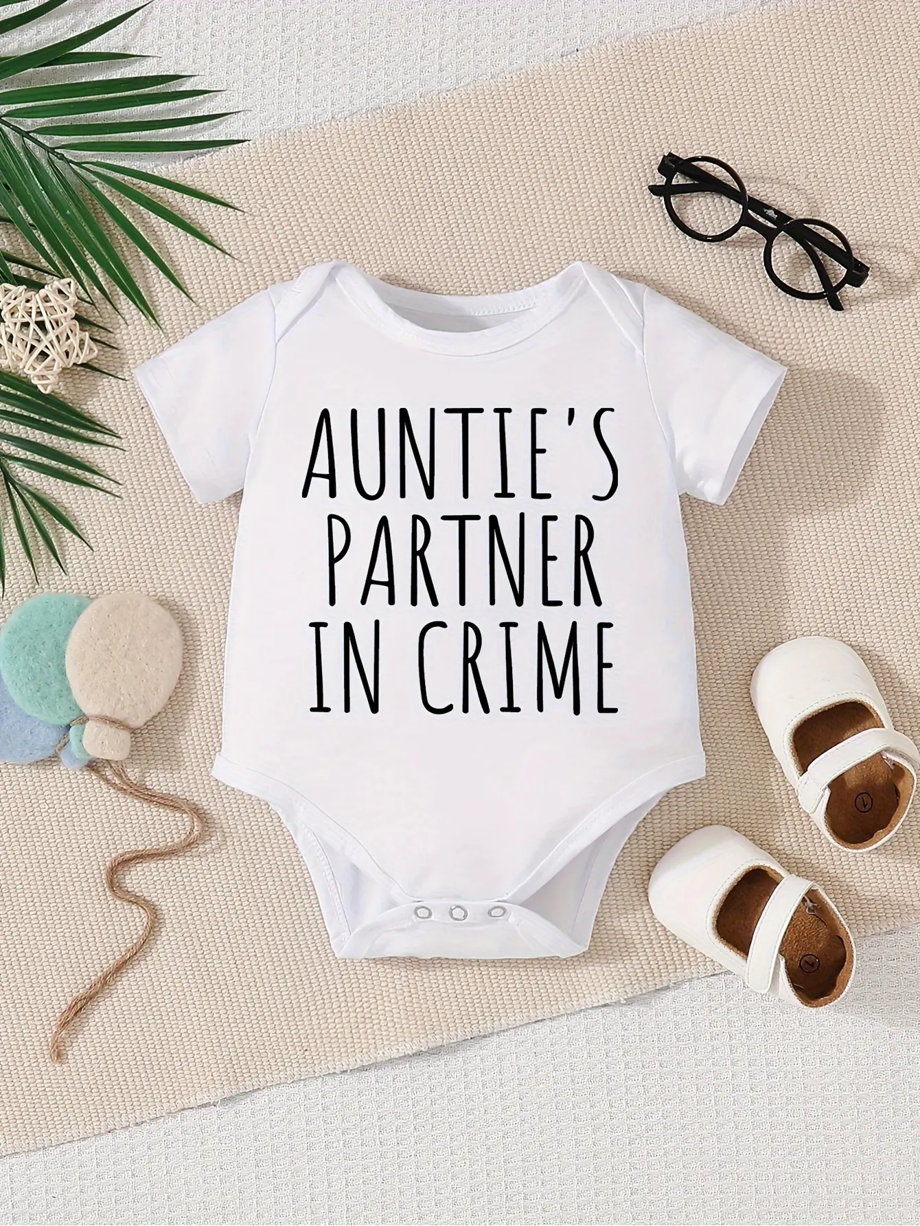 Unisex Baby Bodysuit, Short-Sleeve Cotton Onesie with Funny Letter Slogan, Crew Neck Newborn Outfit for Everyday Wear, Humor, Outfits, Letters, Fitted, Basic, Playful, 0 - 3 Months